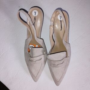 NEW Condition Ann Taylor Suede Slingback Size 7  Penny Loafer Style Heels